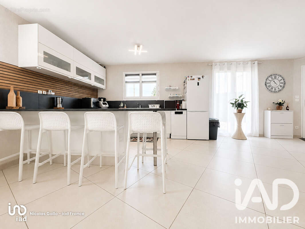 Maison 156 m² à Sadirac  - photo 4