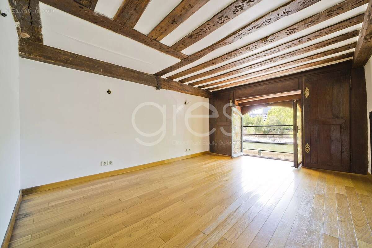 Appartement à PARIS-4E