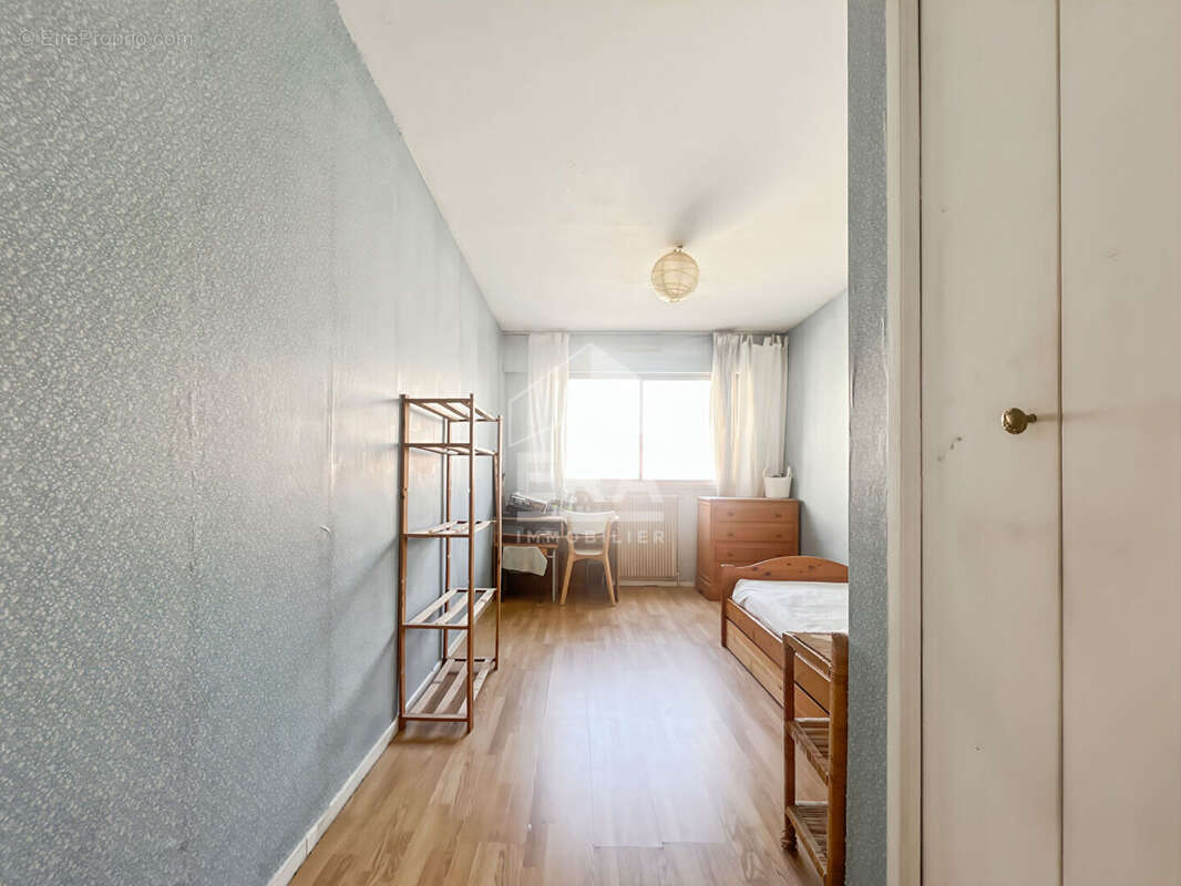 Appartement à MARSEILLE-4E