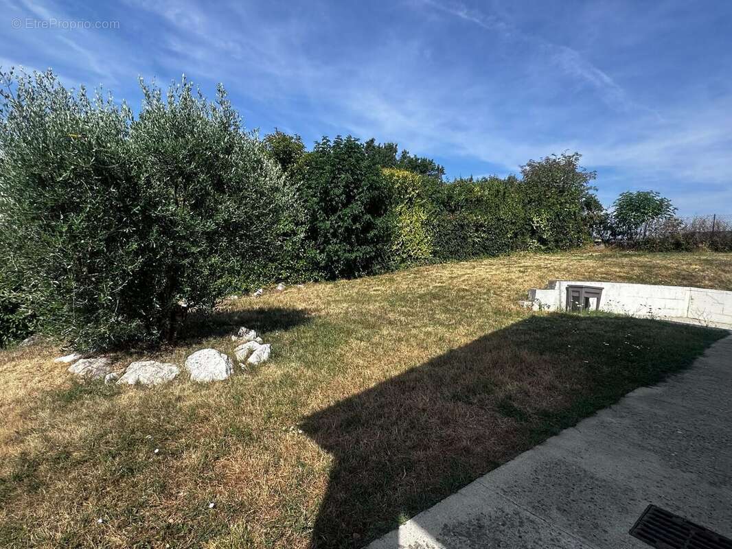 Maison 95 m² à La Cote-Saint-Andre  - photo 5