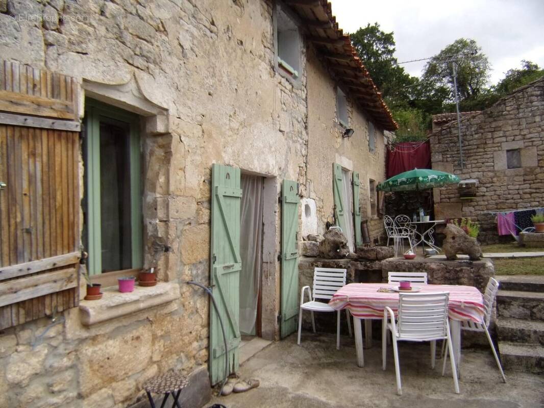 Maison à SAINT-GENARD