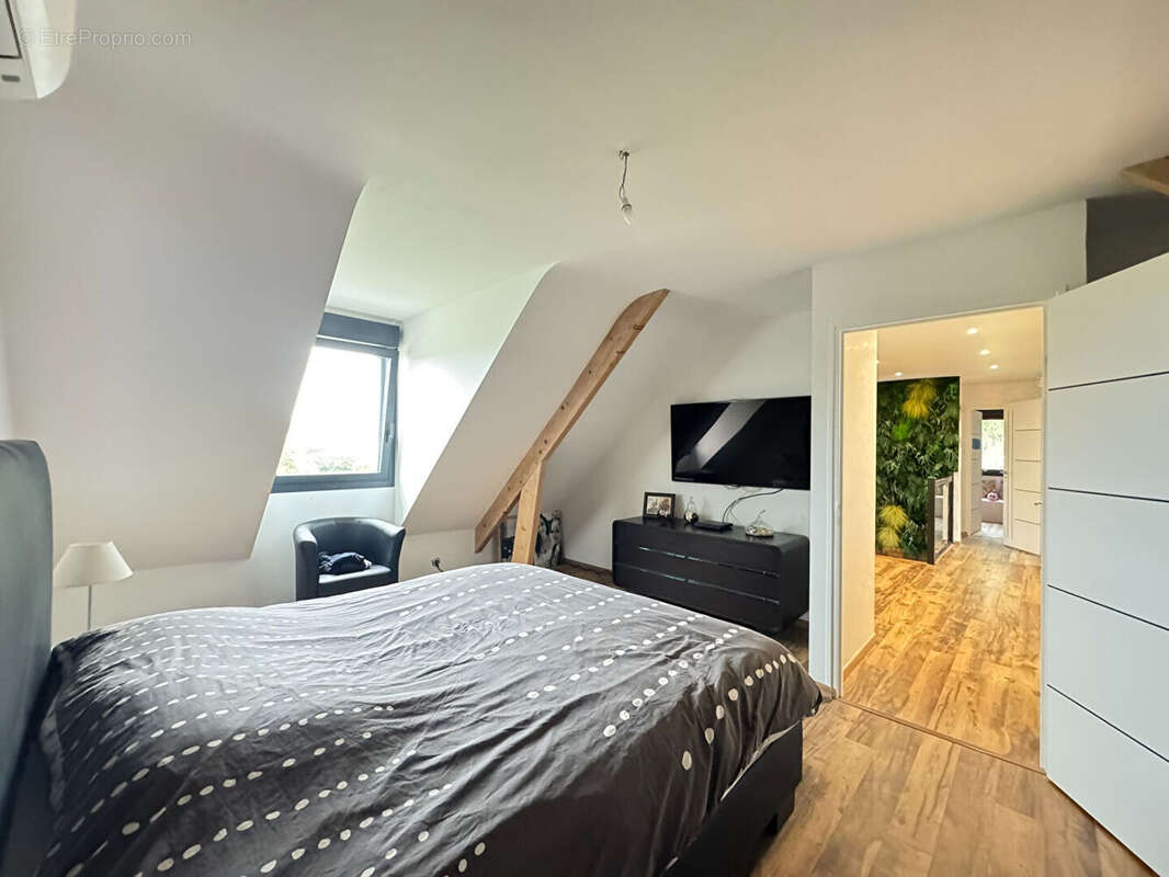 Maison à PRIX-LES-MEZIERES