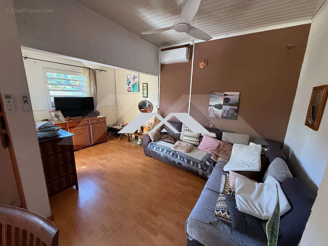Maison 70 m² à Saint-Joseph  - photo 2