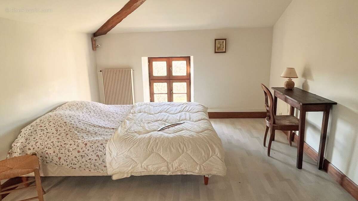 Projet famillial ou exploitation de gîte possible, pour ce très beau hameau à proximité de Roquecor - photo 18