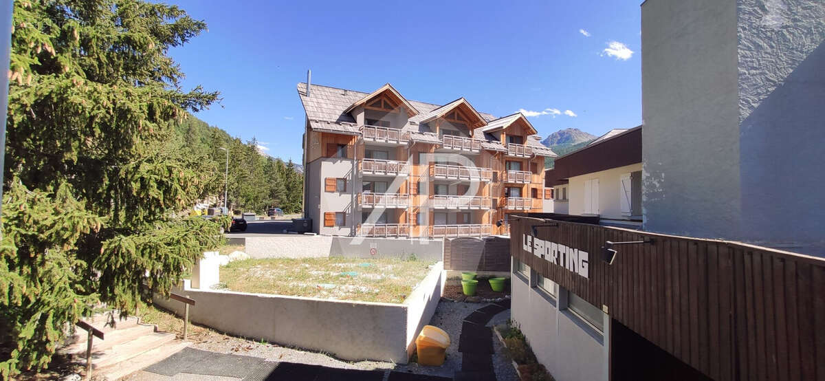 Appartement à LA SALLE-LES-ALPES