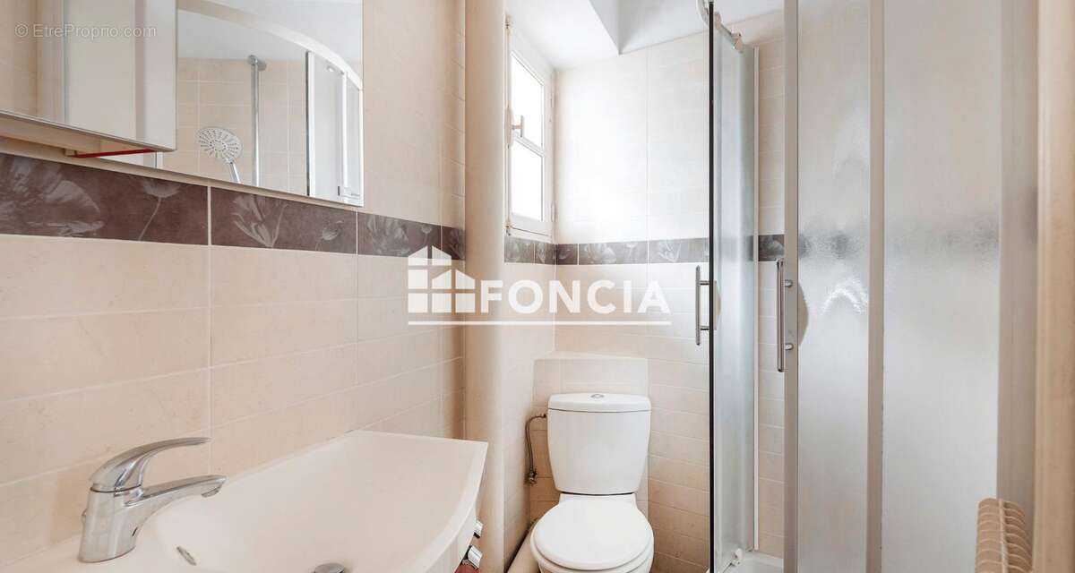Appartement à PARIS-17E