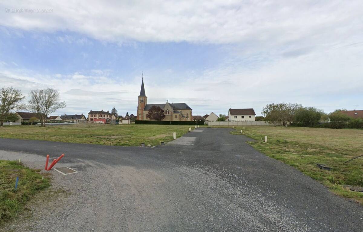 Terrain à MONTBEUGNY