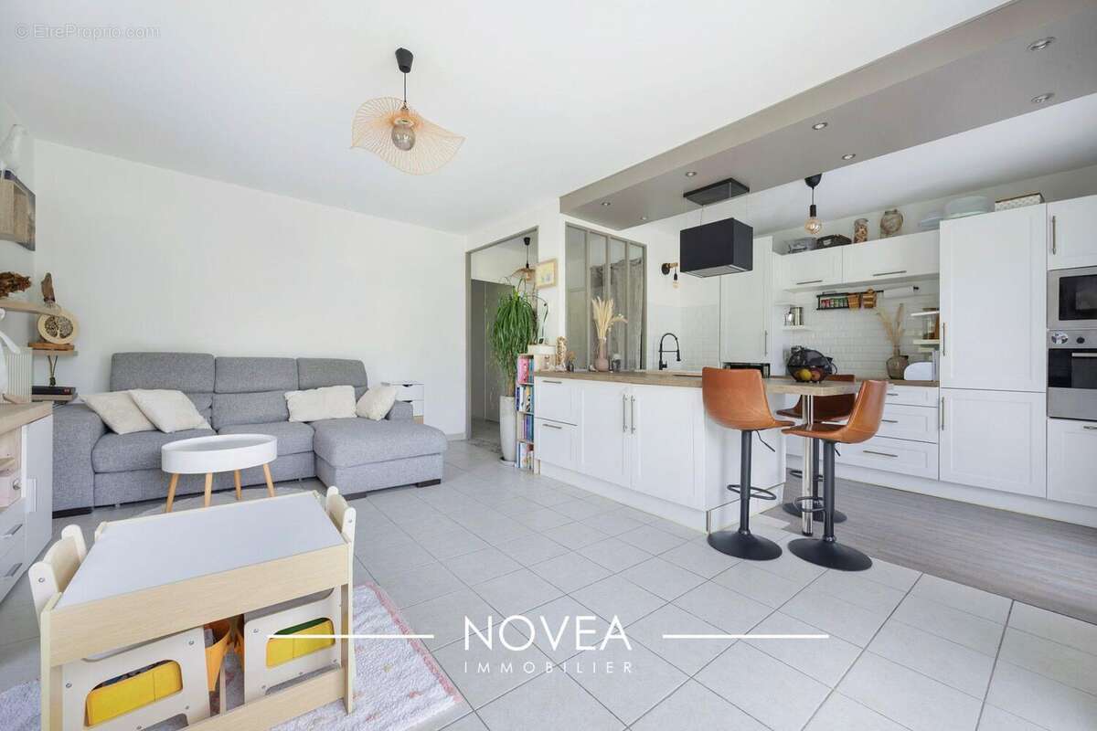 Appartement à NEUVILLE-SUR-SAONE