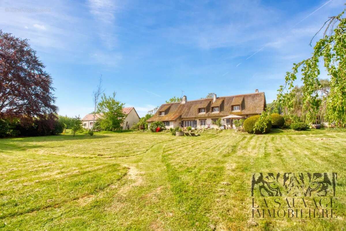 Appartement à LES MESNULS