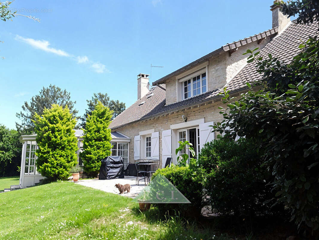 Maison à MAULE