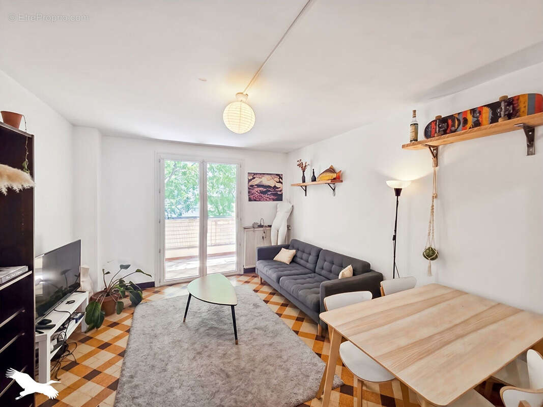 Appartement à MARSEILLE-5E