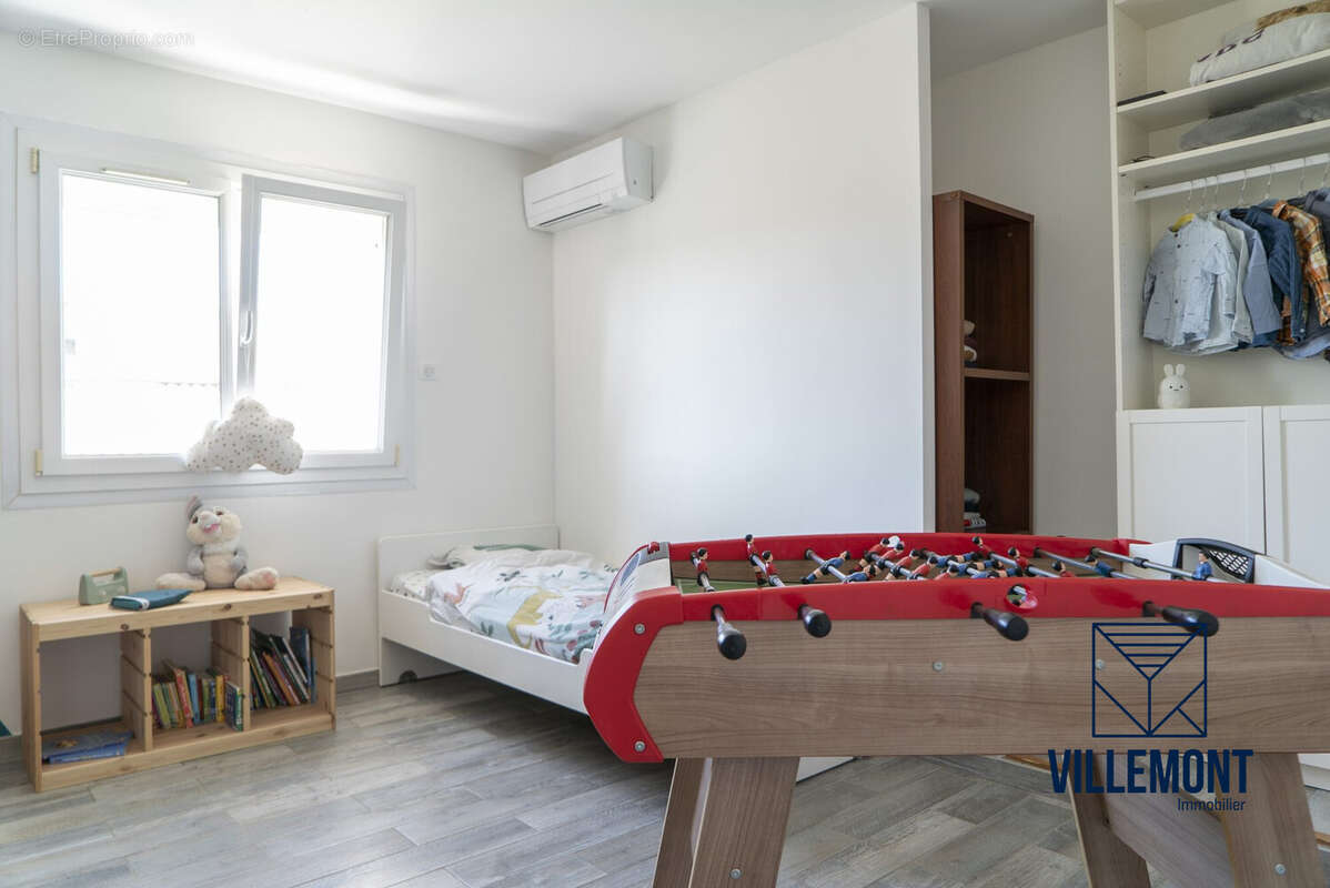 Chambre 2 à l&#039;étage - Maison à PEROLS