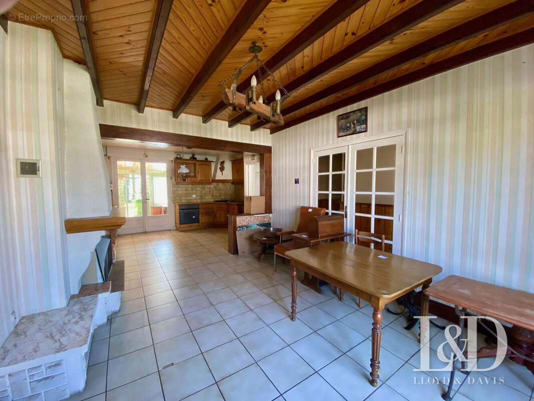 Maison à SAINTE-LUCE-SUR-LOIRE