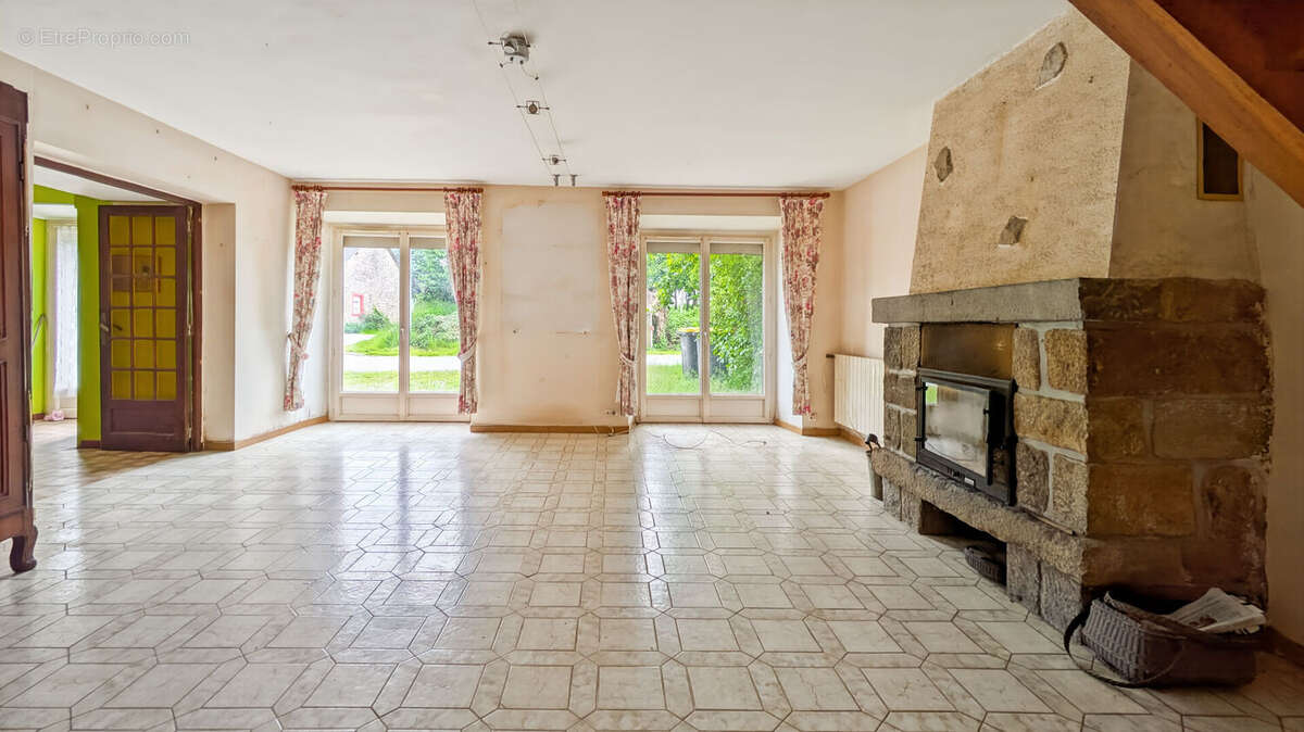 Ensemble immobilier 2 maisons hangar terrain 2753 m² Dingé - photo 5
