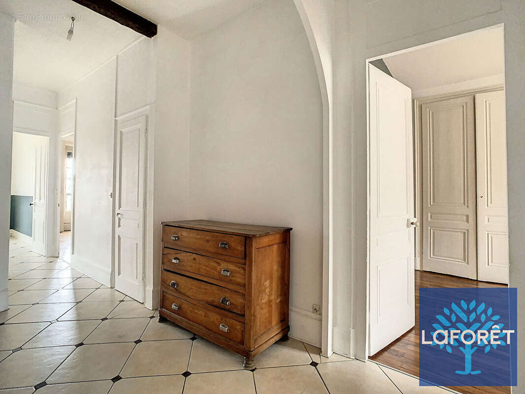 Lyon 7ème :  T3 (91 m2) avec balcon - photo 11