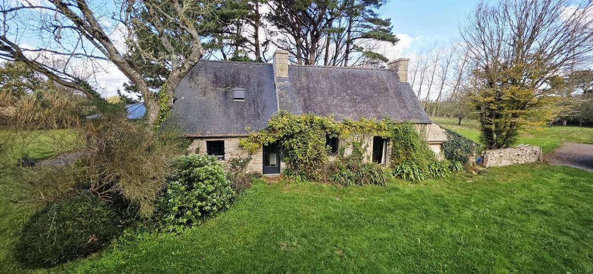 Maison à TREDREZ-LOCQUEMEAU