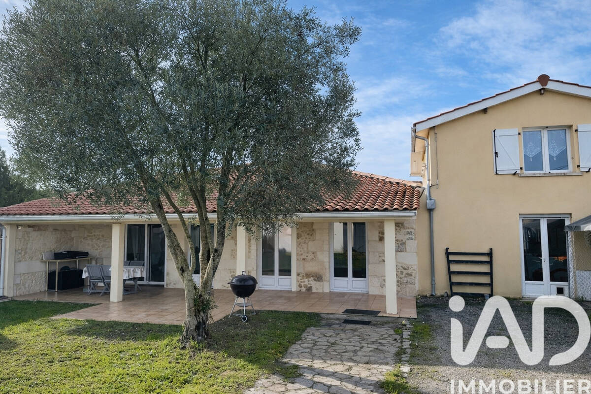 Photo 1 - Maison à LE TAILLAN-MEDOC
