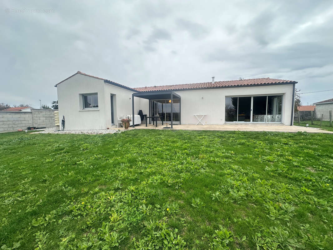Maison à PERIGNAC