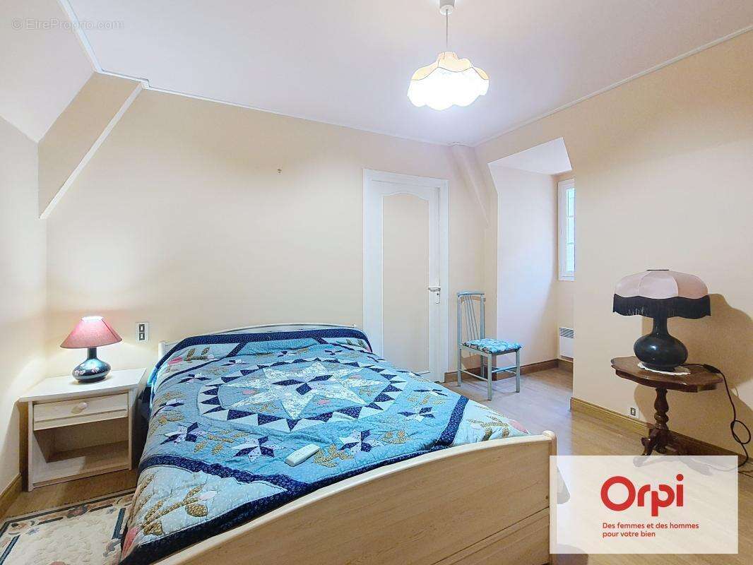 Maison à CONDAT-SUR-VEZERE