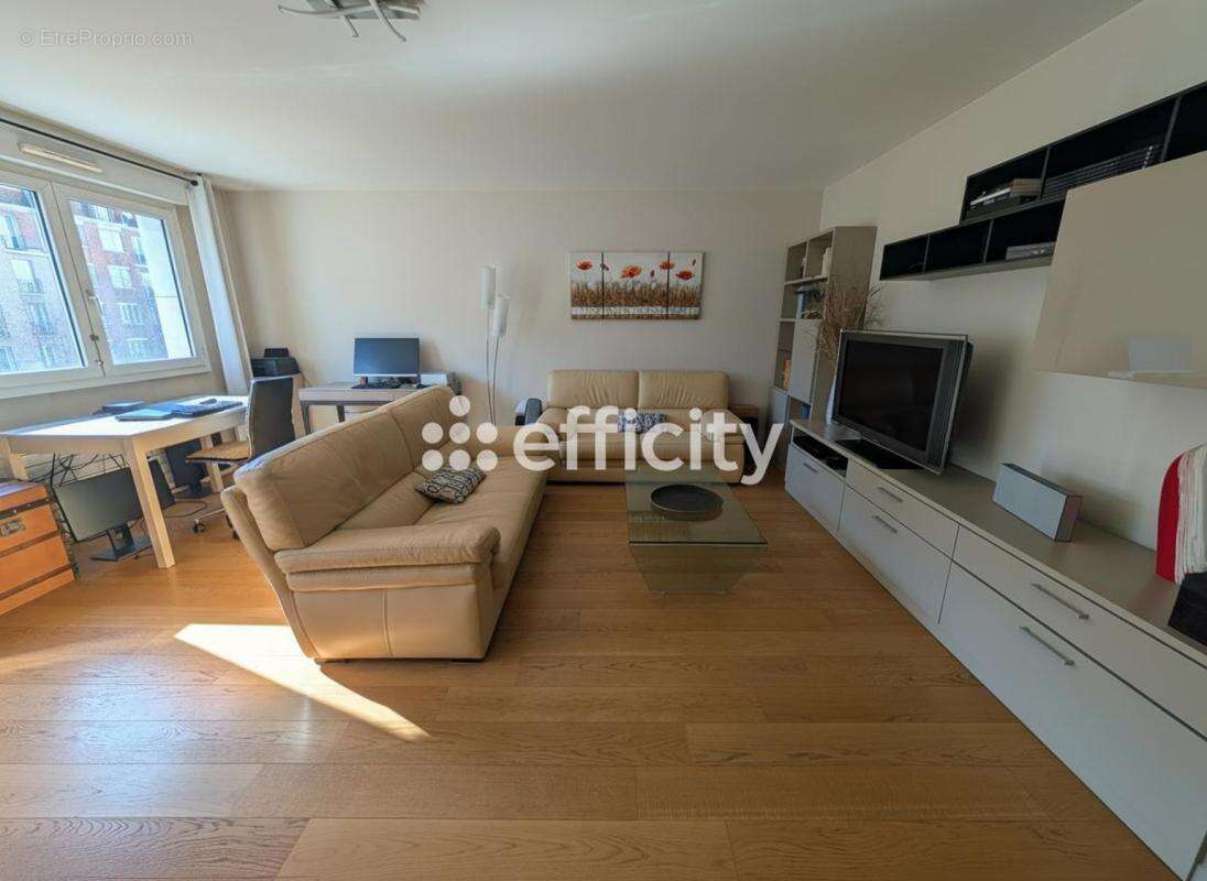 Appartement à PARIS-14E