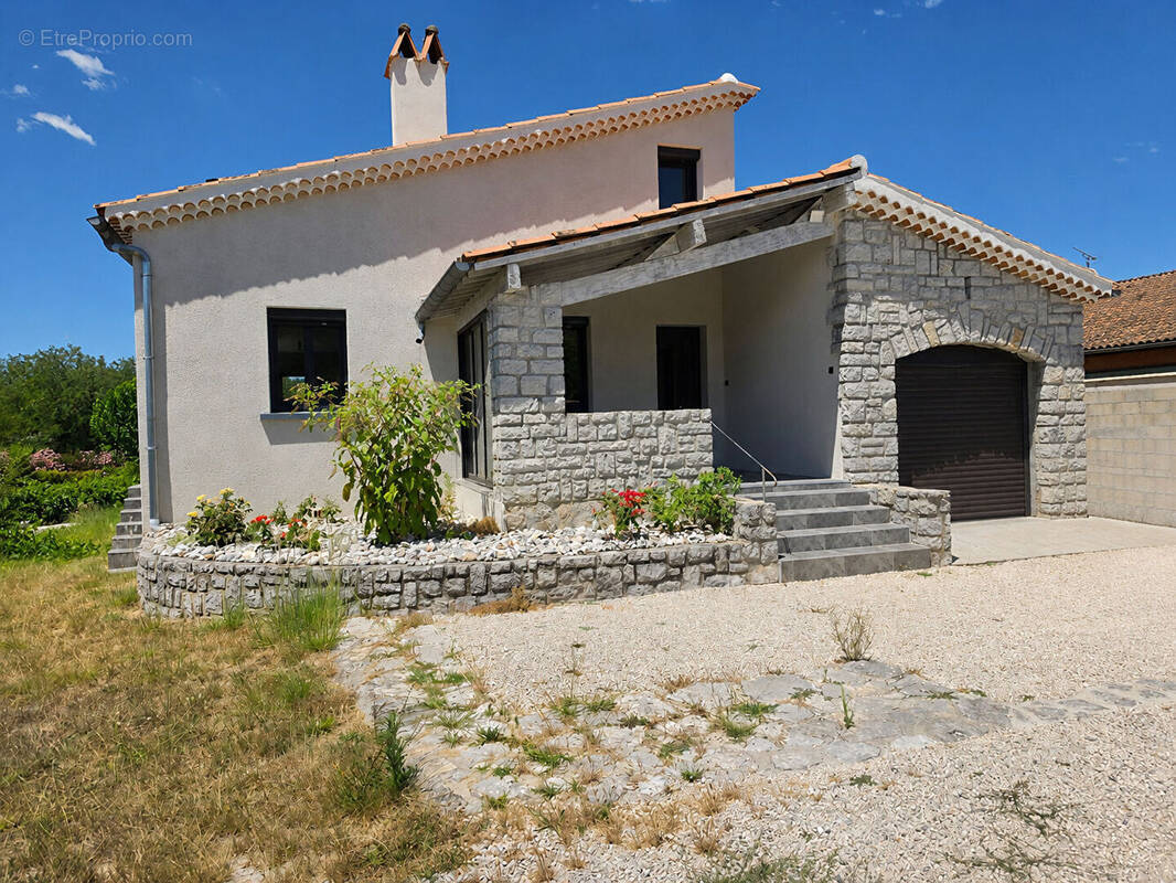 Maison à RUOMS