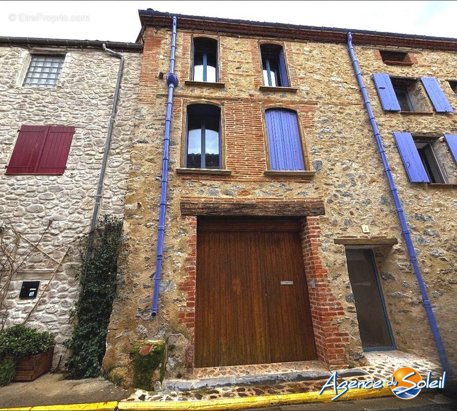 Maison à OPOUL-PERILLOS