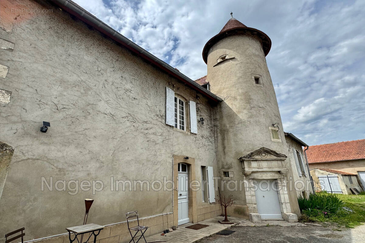 Maison à SAINT-BONNET-DE-ROCHEFORT