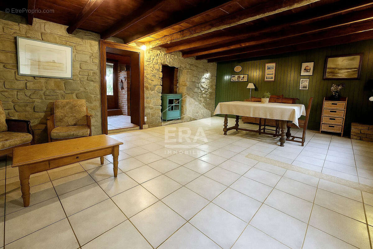 Maison à LA CAPELLE-LES-BOULOGNE