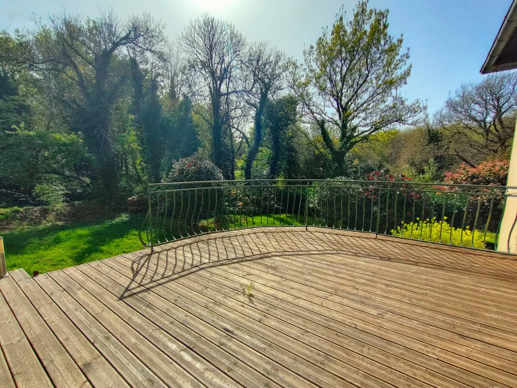 Maison à SAINT-THONAN