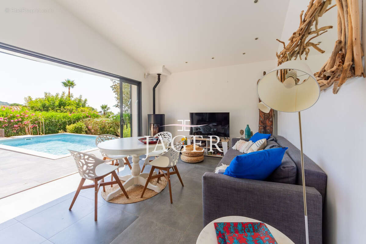 Maison 70 m² à Grimaud  - photo 8