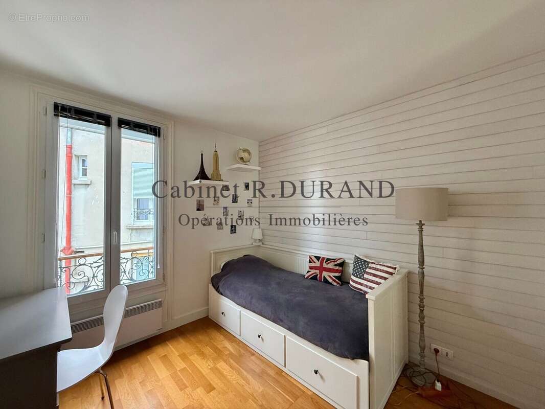 Appartement à LA GARENNE-COLOMBES