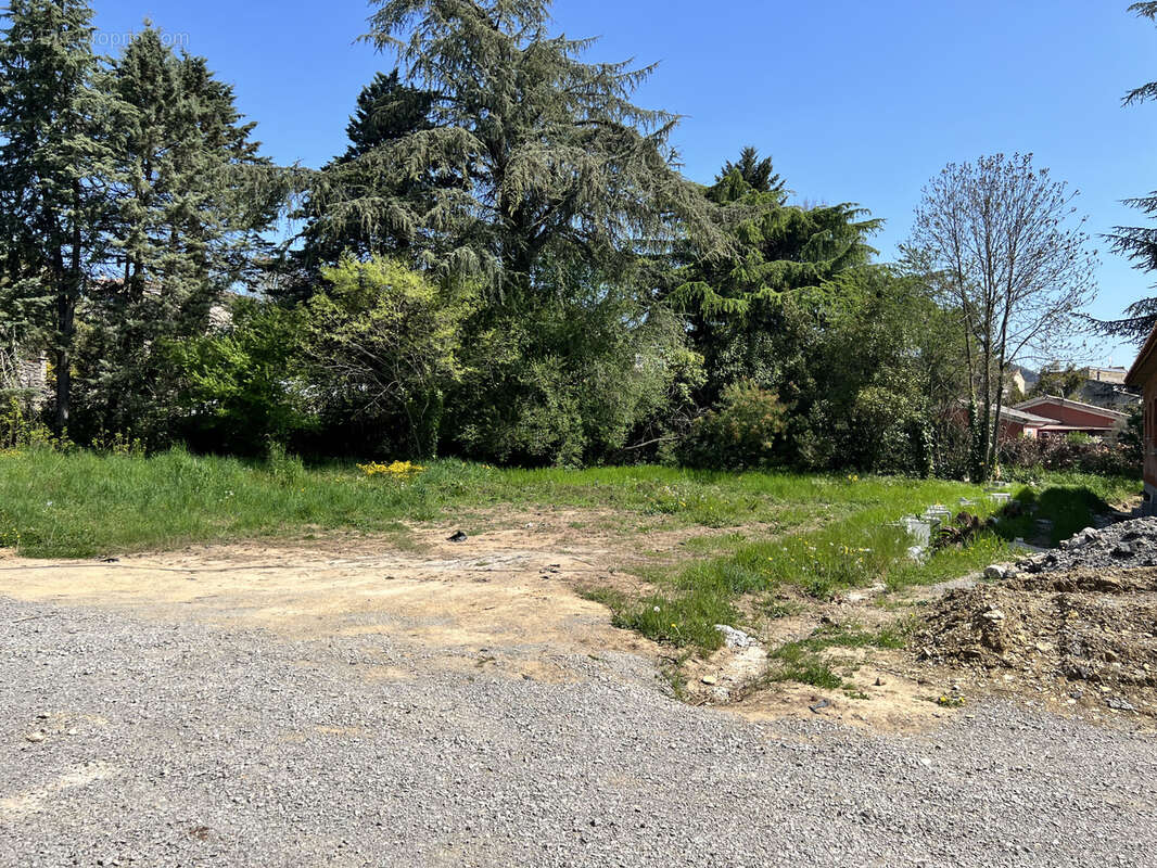 Terrain à SAINT-PRIVAT