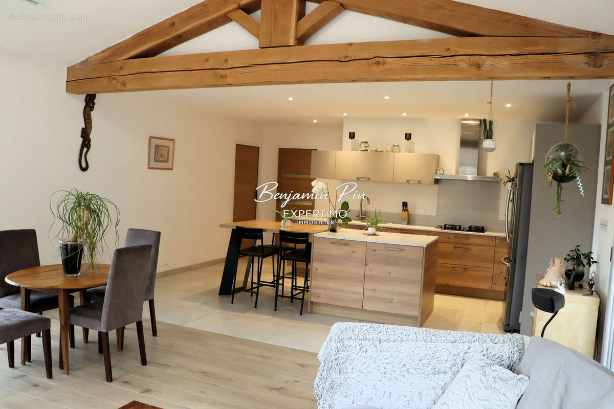 Maison à SAINT-SATURNIN-LES-APT