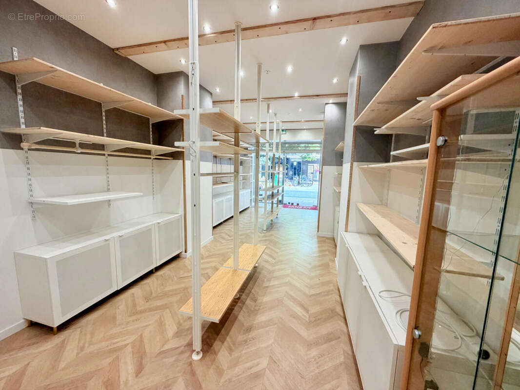 EXCLUSIVITE Annemasse centre, Arcade commerciale LIBRE de 40,77 m² située "Rue de la République"... - photo 3