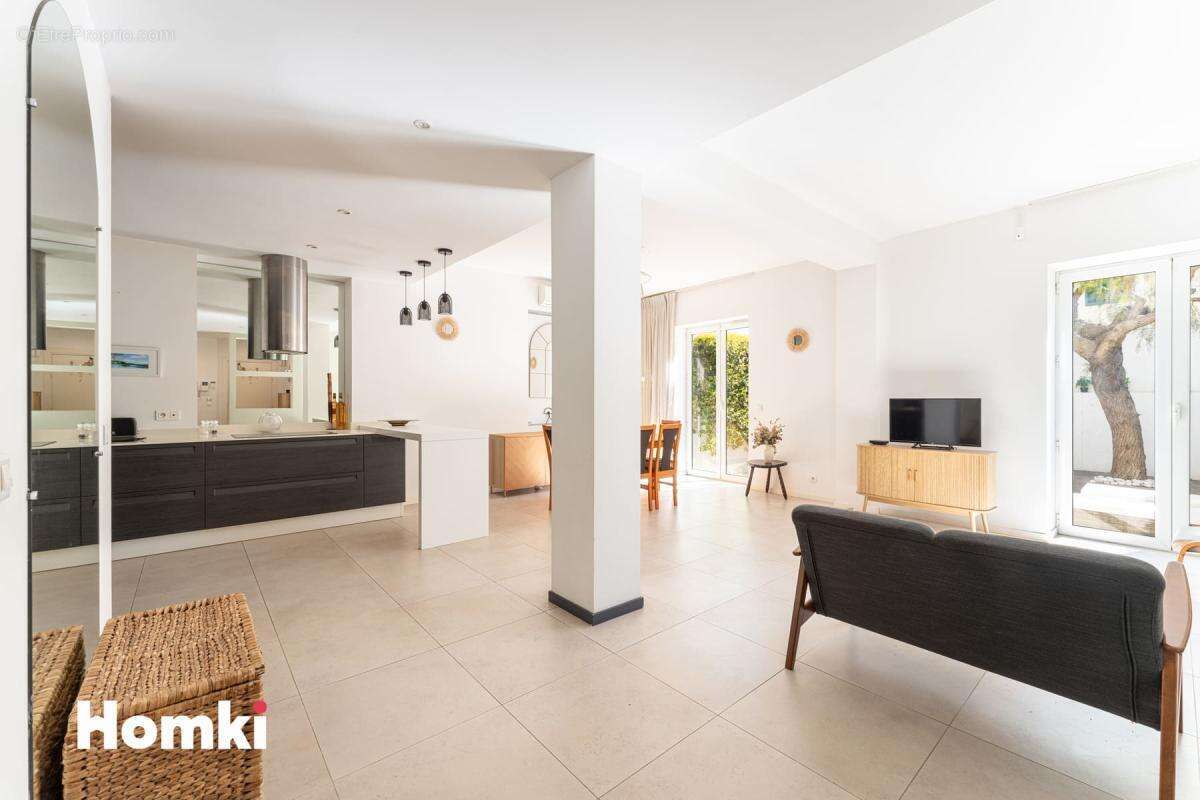 Appartement à MARSEILLE-7E