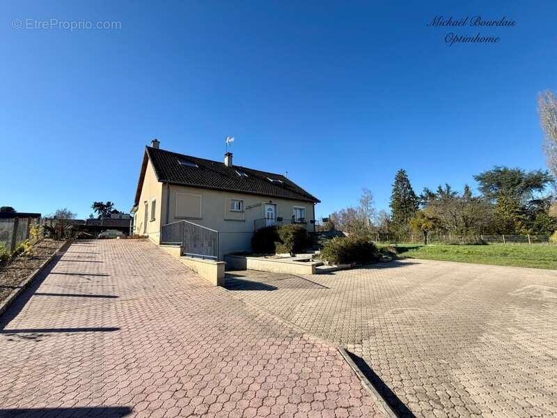 Maison à PONTVALLAIN