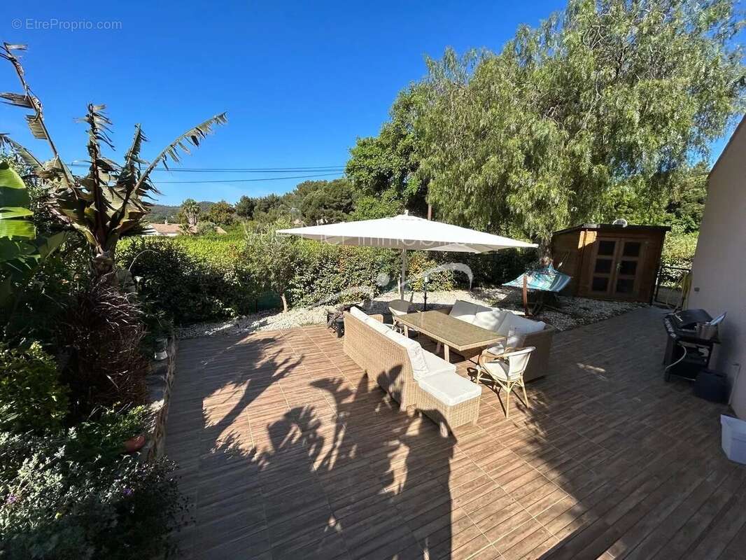 Maison à BORMES-LES-MIMOSAS