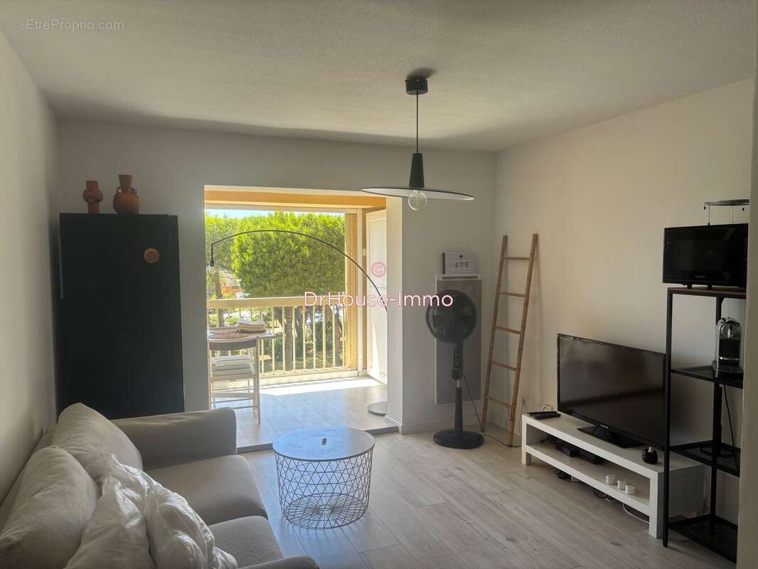 Appartement à SIX-FOURS-LES-PLAGES