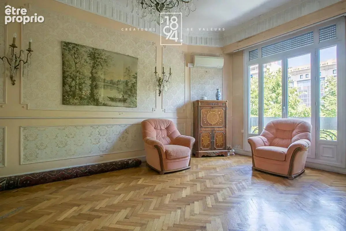Carré d’Or : Appartement T4 Bourgeois 126m2 avec terrasse, cave et chambre de bonne - photo 3