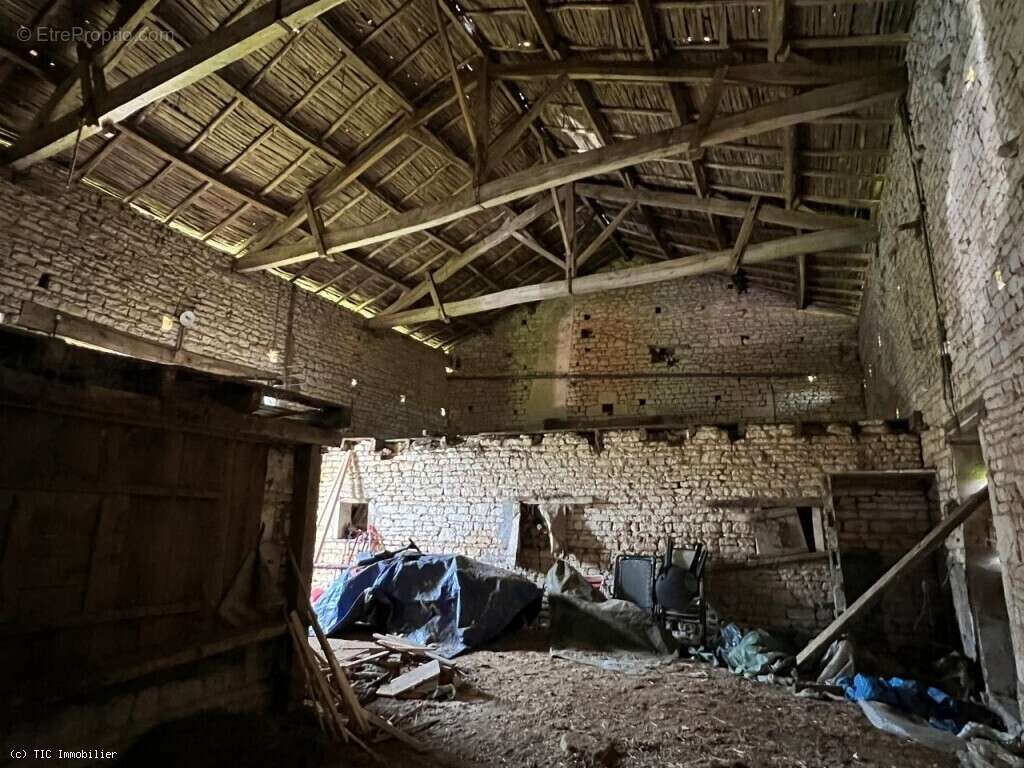 Maison à RUFFEC