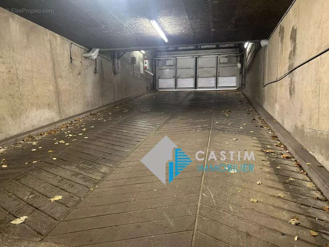 Parking à PARIS-14E