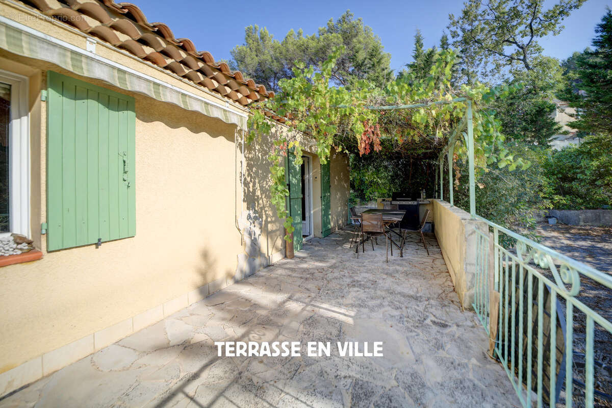 Peypin - villa t6 - 160 m2 - terrain 2000 m2 - piscine- garage - 599 000 € - photo 9