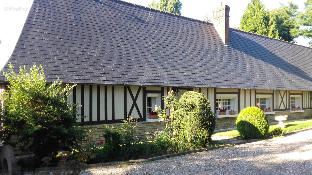 Maison à BOURG-ACHARD