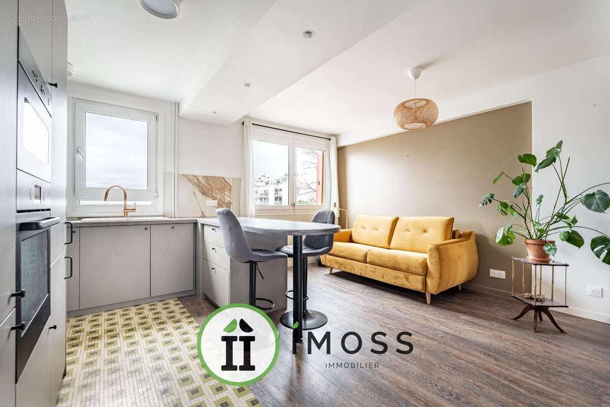 Appartement à PARIS-18E