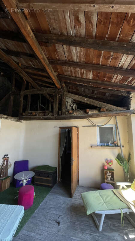 Appartement à CAZERES