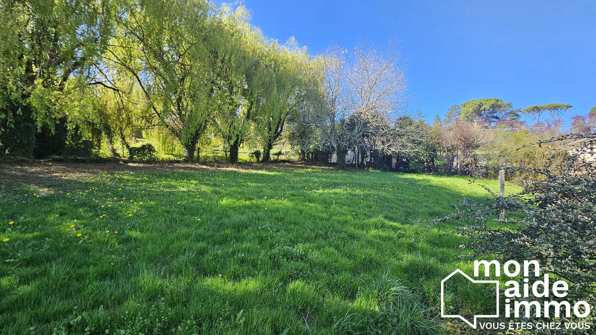 Maison à NAUJAN-ET-POSTIAC