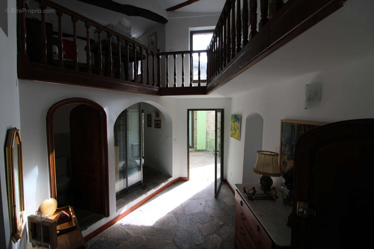 Maison à COLOMBIERES-SUR-ORB