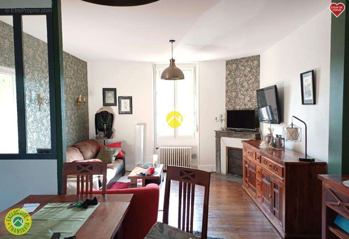 Maison à DUN-SUR-AURON