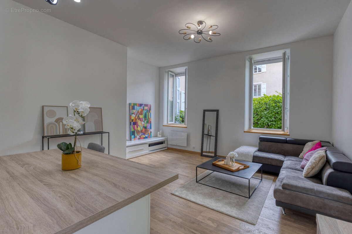 Appartement à CORENC