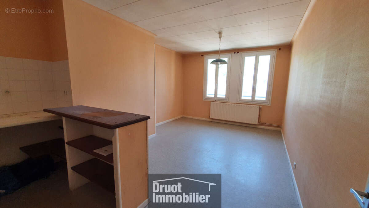 Appartement à SAINT-GENIEZ-D&#039;OLT
